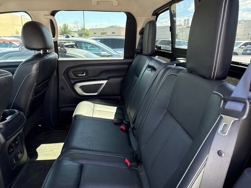 Used 2017 Nissan Titan PRO-4X w/ Pro-4x Convenience Package AWD/4WD image 4