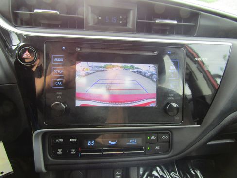 Used 2017 Toyota Corolla LE image 16