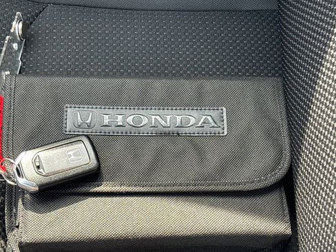 Used 2022 Honda HR-V EX image 9