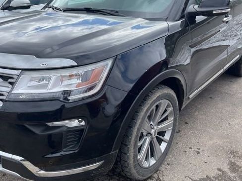 Used 2018 Ford Explorer Limited image 3