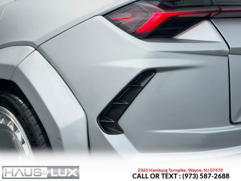 Used 2021 Lamborghini Urus AWD/4WD image 33