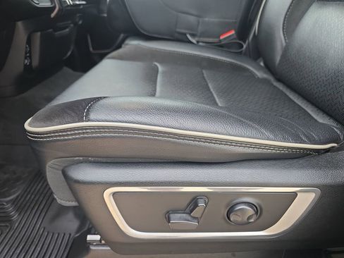 Used 2023 RAM 1500 Laramie AWD/4WD image 30