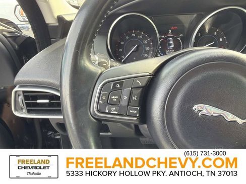 Used 2017 Jaguar XE image 31