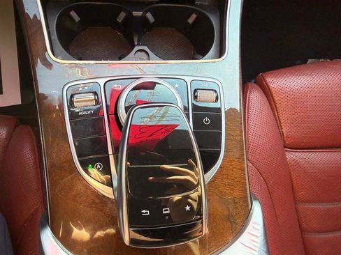 Used 2015 Mercedes-Benz C 300 Sedan image 11