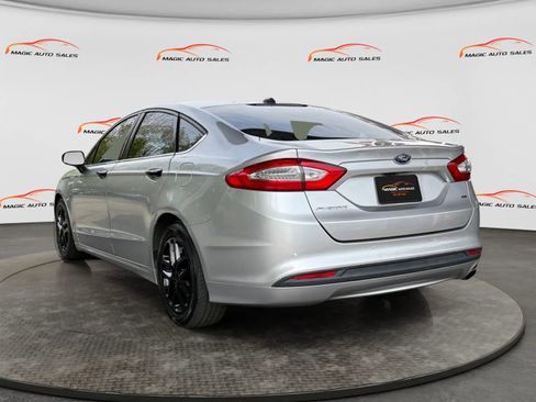 Used 2016 Ford Fusion SE FWD image 8