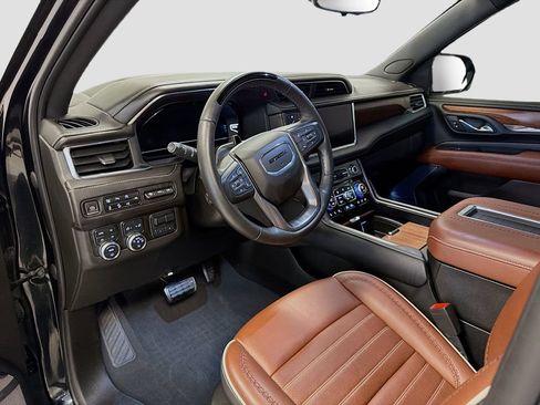 Used 2023 GMC Yukon Denali Ultimate AWD/4WD image 11