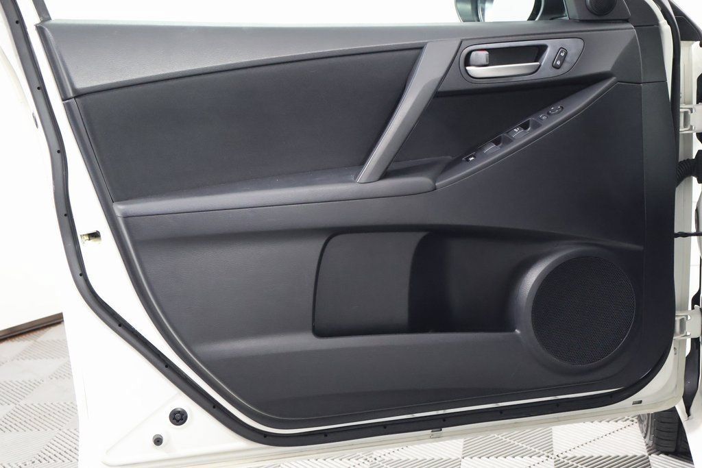 Used 2011 MAZDA MAZDA3 i Touring FWD image 12