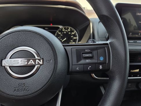 Used 2023 Nissan Rogue SV FWD image 23