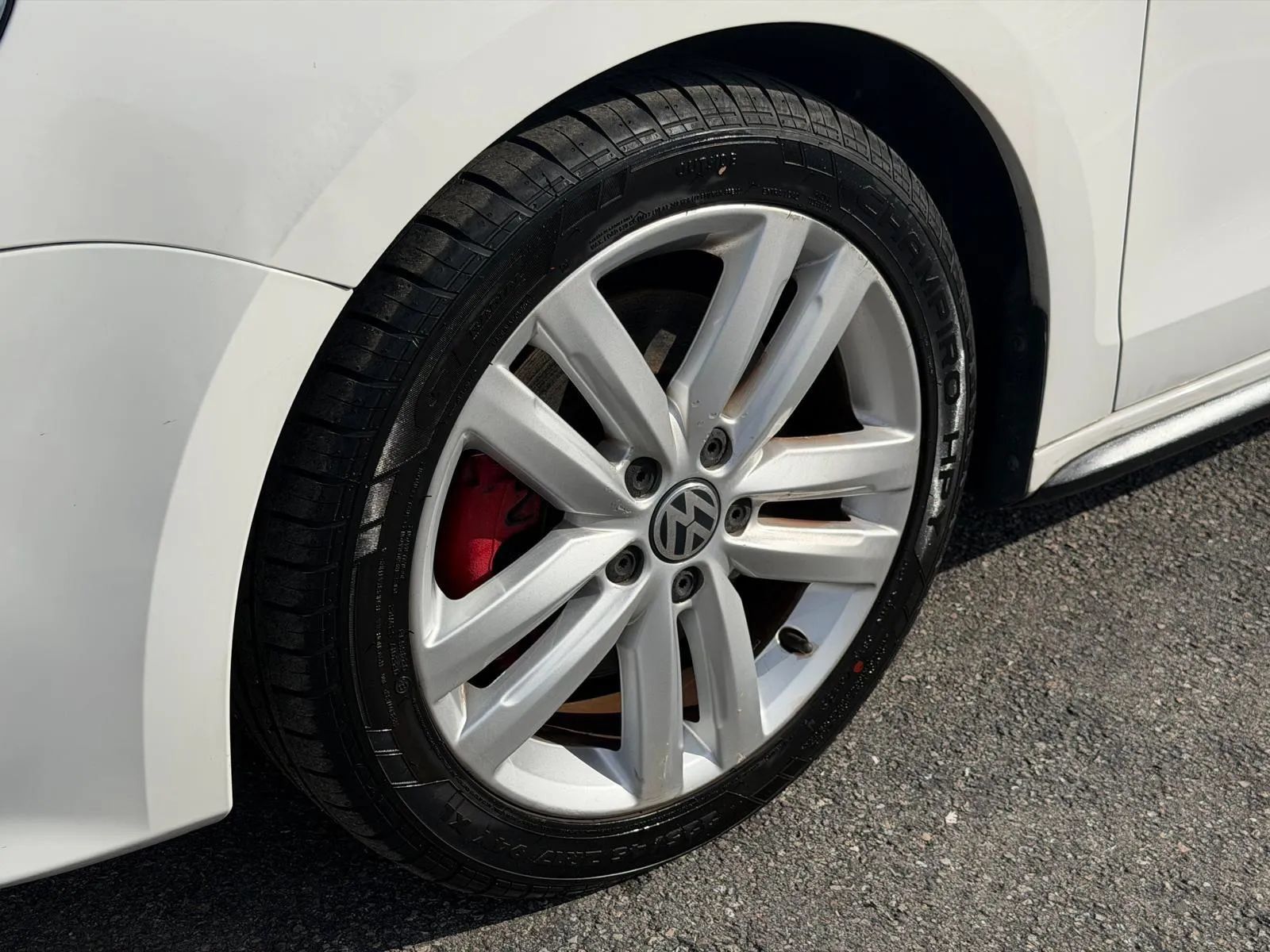 Used 2012 Volkswagen Jetta GLI FWD image 31