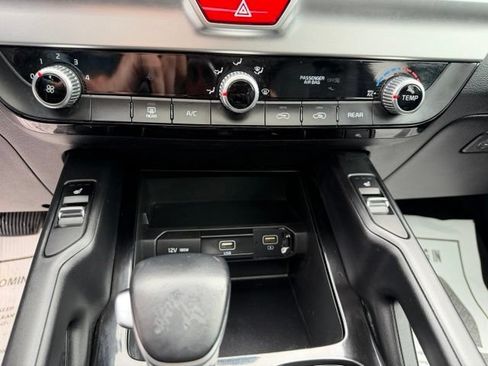 Used 2021 Kia Telluride S AWD/4WD image 16