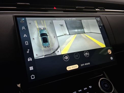 Used 2023 Land Rover Range Rover Sport SE Dynamic image 28