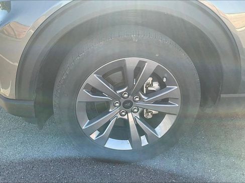 Used 2025 Ford Explorer Active w/ Active Comfort Package AWD/4WD image 6