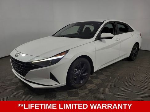 Used 2021 Hyundai Elantra SEL w/ Convenience Package FWD image 3