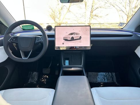 Used 2026 Tesla Model Y AWD image 9