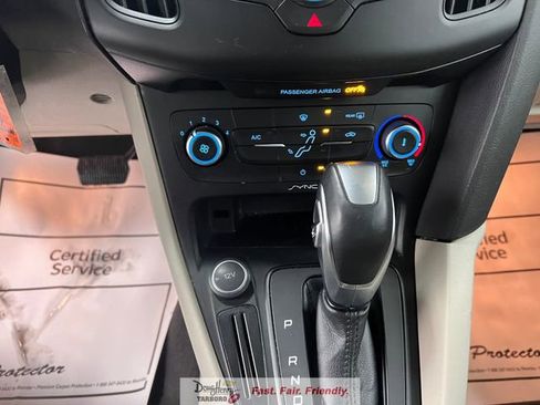 Used 2015 Ford Focus SE FWD image 41