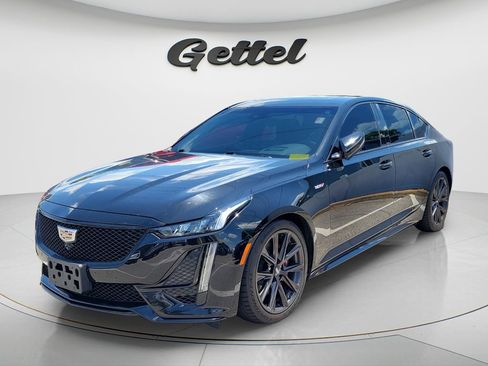 Used 2021 Cadillac CT5 V w/ Premium Package RWD image 2
