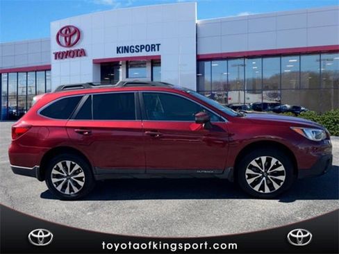 Used 2017 Subaru Outback 2.5i Limited image 4