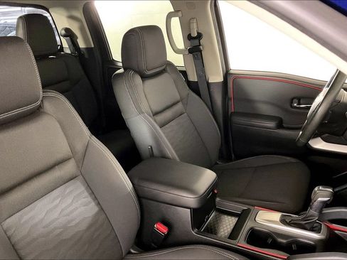 Used 2022 Nissan Frontier SV RWD image 6