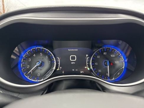 New 2026 Chrysler Pacifica Select AWD/4WD image 16