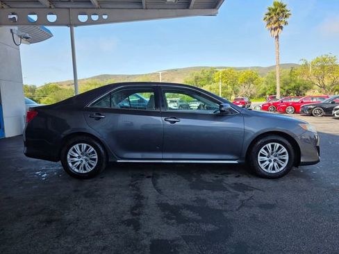 Used 2012 Toyota Camry LE FWD image 6