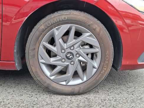 Used 2024 Hyundai Elantra Blue image 8