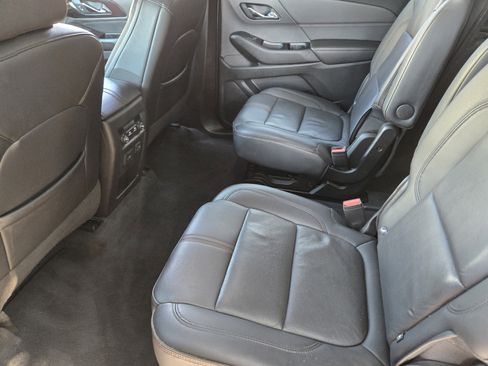 Used 2023 Chevrolet Traverse RS image 29
