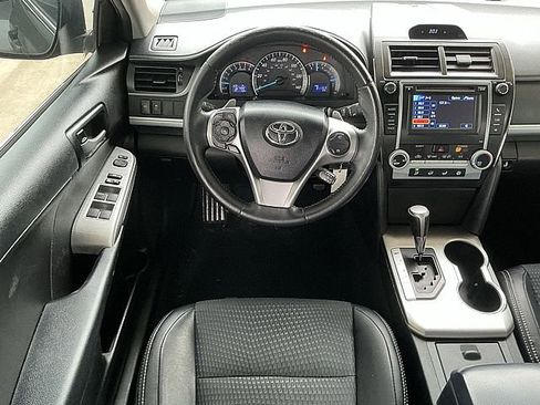 Used 2013 Toyota Camry SE image 14