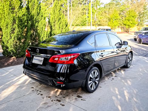 Used 2017 Nissan Sentra SL w/ SL Premium Technology Package image 11