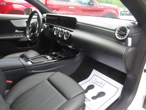 Used 2025 Mercedes-Benz CLA 250 4MATIC image 7