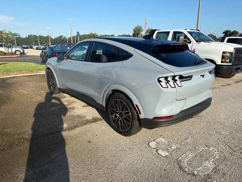 Used 2025 Ford Mustang Mach-E Premium RWD image 7