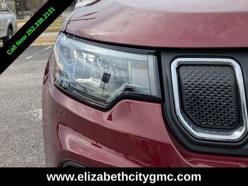 Used 2022 Jeep Compass Latitude image 10