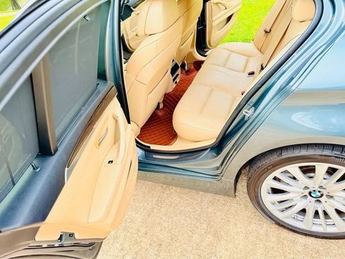 Used 2011 BMW 550i Sedan RWD image 4