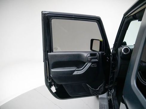 Used 2011 Jeep Wrangler Sahara image 22