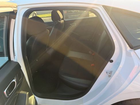 Used 2022 Honda Civic Sport image 7