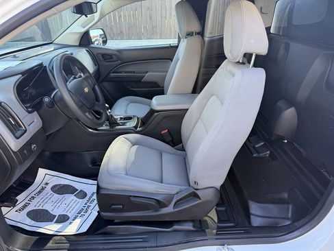 Used 2022 Chevrolet Colorado W/T image 2