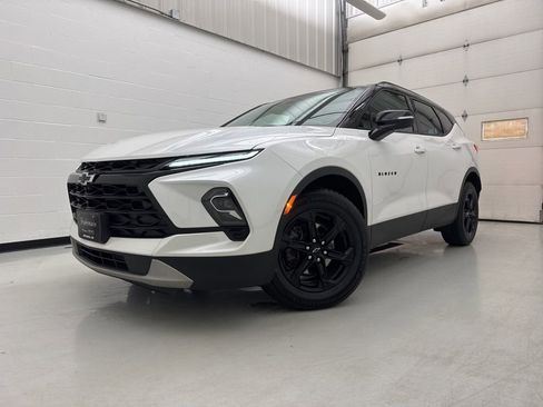 Used 2024 Chevrolet Blazer LT w/ Sound & Technology Package AWD/4WD image 3