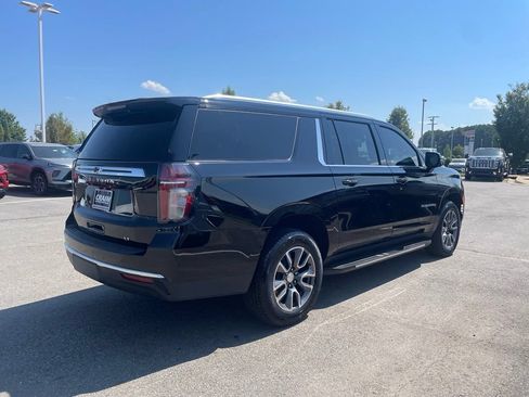 Used 2021 Chevrolet Suburban LT w/ LT Signature Package AWD/4WD image 6