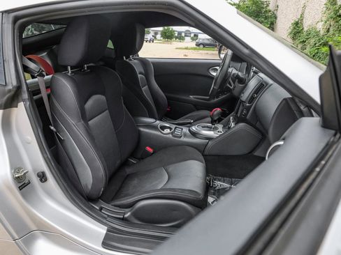 Used 2014 Nissan 370Z Coupe RWD image 27