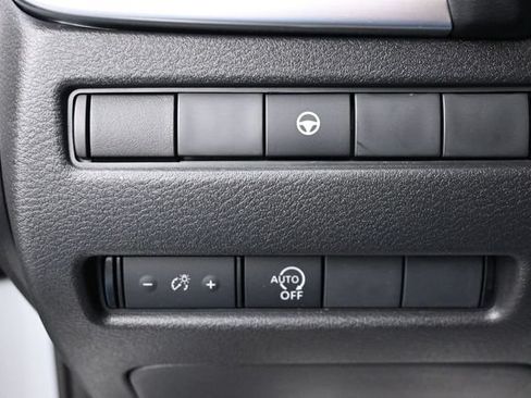 Used 2023 Nissan Rogue SV FWD image 24