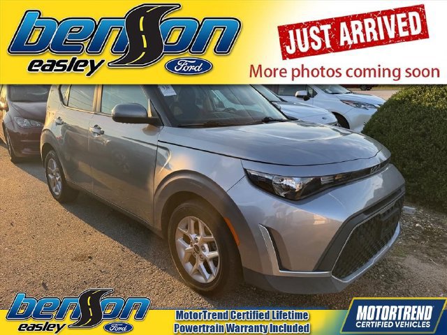 Used 2023 Kia Soul LX w/ LX Technology Package FWD image 1