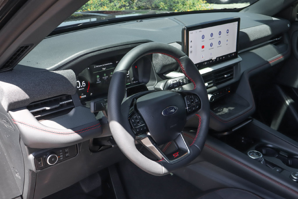 Used 2025 Ford Explorer ST w/ Sun And Sound Package AWD/4WD image 23