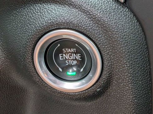 Used 2021 Chevrolet Silverado 1500 RST image 32