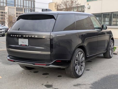 New 2026 Land Rover Range Rover Long Wheelbase SE image 2