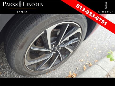 Used 2025 Lincoln Corsair Reserve image 16