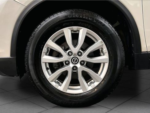 Used 2018 Nissan Rogue SV FWD image 11