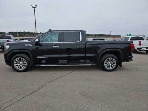 Used 2022 GMC Sierra 1500 Denali AWD/4WD image 2