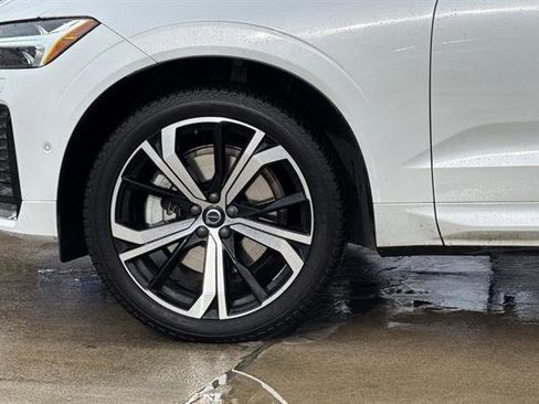 Certified 2023 Volvo XC60 B6 Ultimate w/ Protection Package Premier image 32