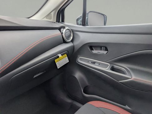 New 2025 Nissan Versa SR w/ Trunk Package FWD image 29
