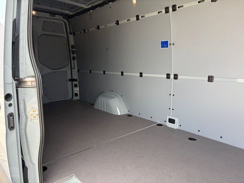 New 2025 Mercedes-Benz Sprinter 2500 image 10