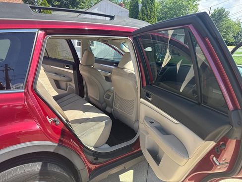 Used 2011 Subaru Outback 2.5i Premium AWD/4WD image 13